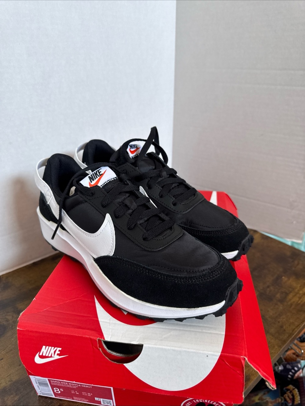 New Women’s Size 8.5 - Nike Waffle One Black White DC2533 001